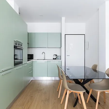 Azzo Gardino N9 Interno 4-2 아파트 *