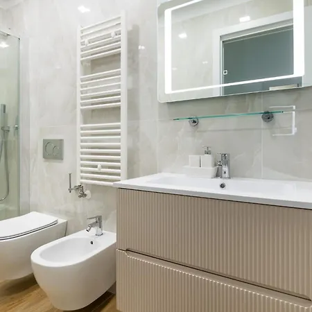 Azzo Gardino N9 Interno 4-2 博洛尼亚