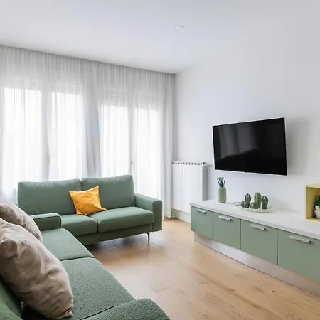 Azzo Gardino N9 Interno 4-2 *