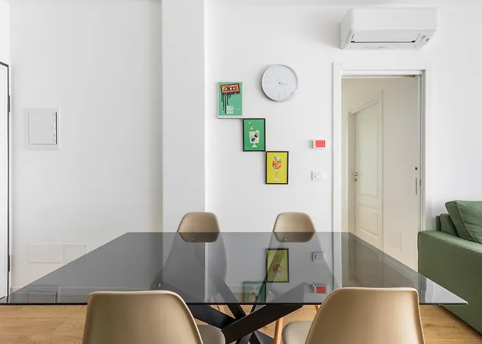 Azzo Gardino N9 Interno 4-2 아파트 *