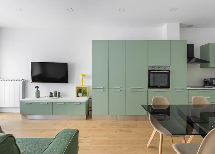 Azzo Gardino N9 Interno 4-2 *