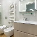 Azzo Gardino N9 Interno 4-2 Болонья